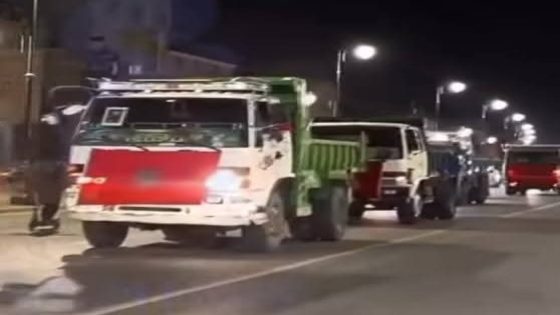 قافلة من الشاحنات تجوب قصور فركلة الكبرى احتفاءا بالذكرى الخمسين للمسيرة الخضراء